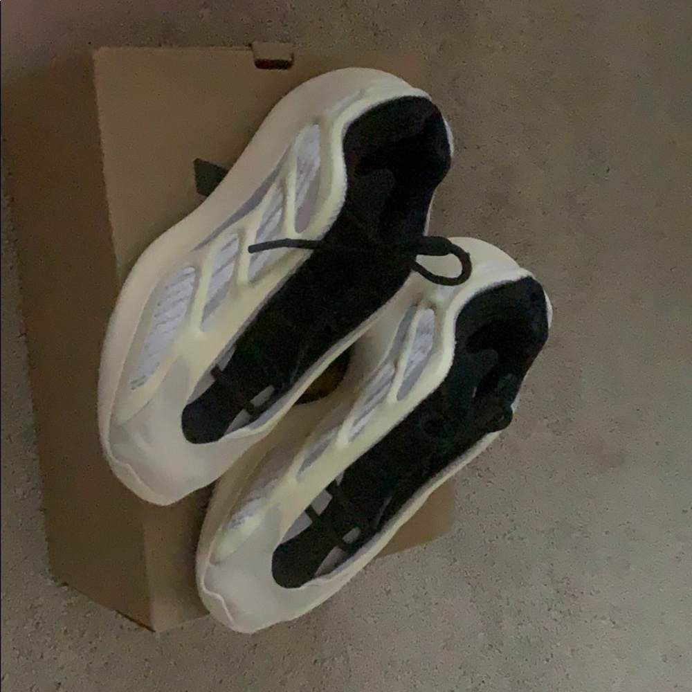 Yeezy 700 Azael v3 (SOLD)